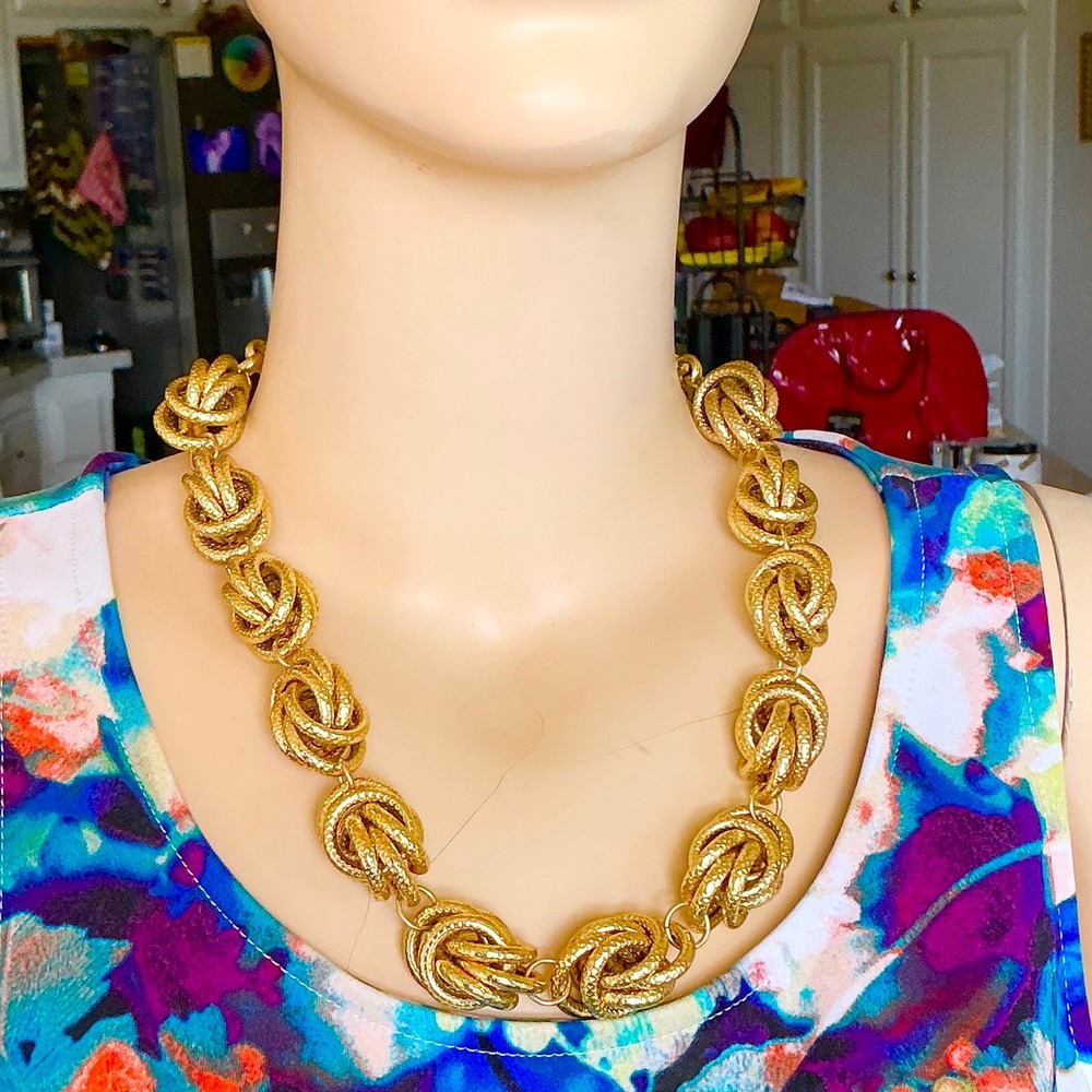 Vintage Gold Tone Love Knot Statement Necklace Chain Collar‎ Jewelry